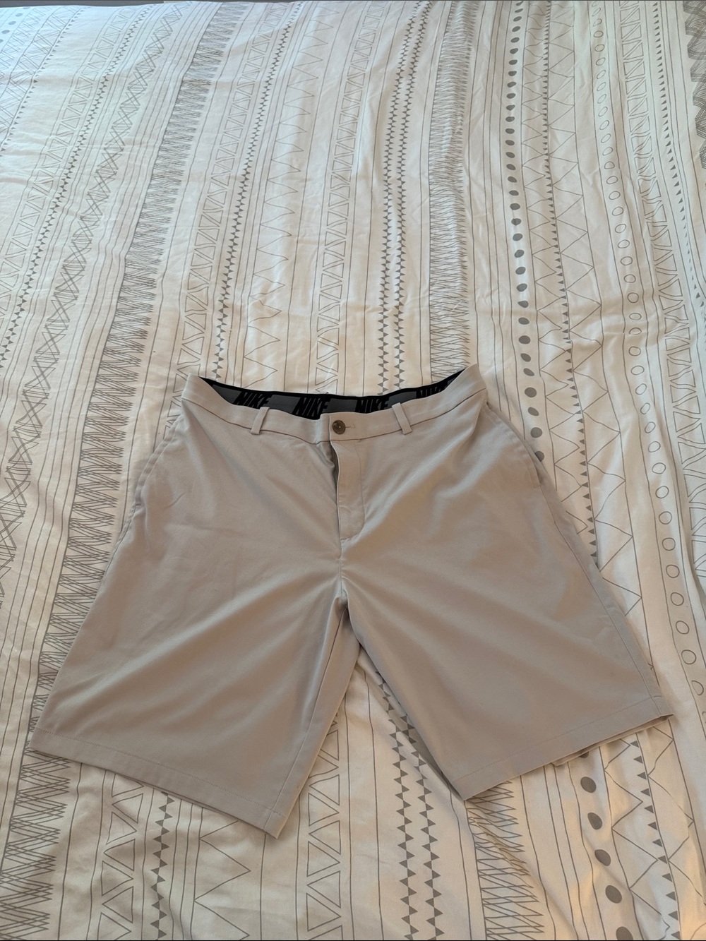 Nike Men’s Light Taupe Flat-Front Golf Shorts